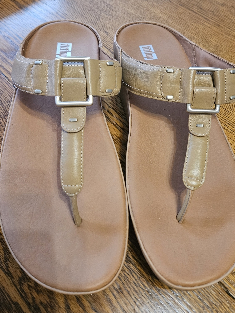 Fitflop Lulu Tan Buckle Toe Post Sandals Women's Size 11
